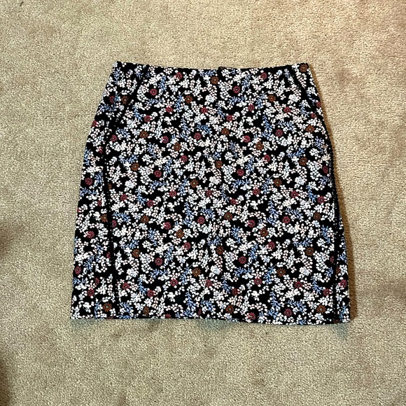 LOFT Floral mini skirt - Picture 1 of 2